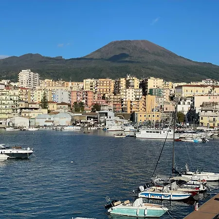 アパート Il Cammeo 2 Guest House, Near Pompeii And Vesuvius トッレ・デル・グレコ
