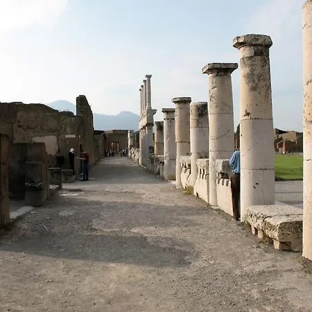 Il Cammeo 2 Guest House, Near Pompeii And Vesuvius